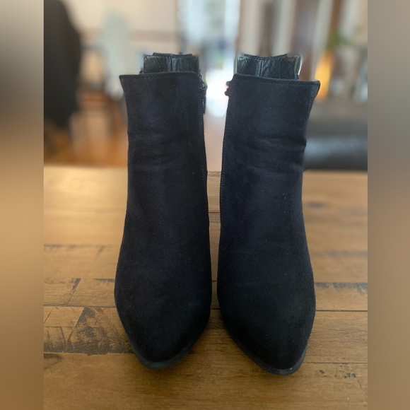 JustFab Black heeled booties. Size 7 (37.5). Lightly worn, great condition - Picture 4 of 4